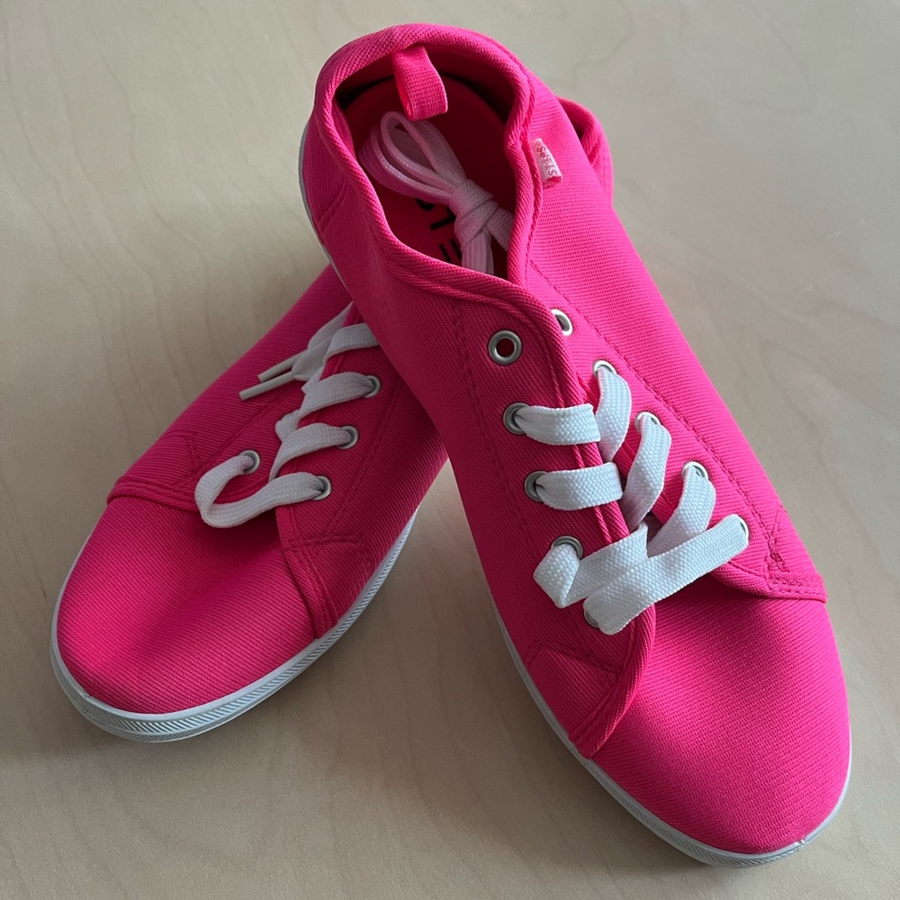 🌸 5/$20 - Size 7 - Canvas Sneakers - NWOT